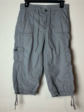 St John’s Bay Gray Cargo Capris Women’s Size 6